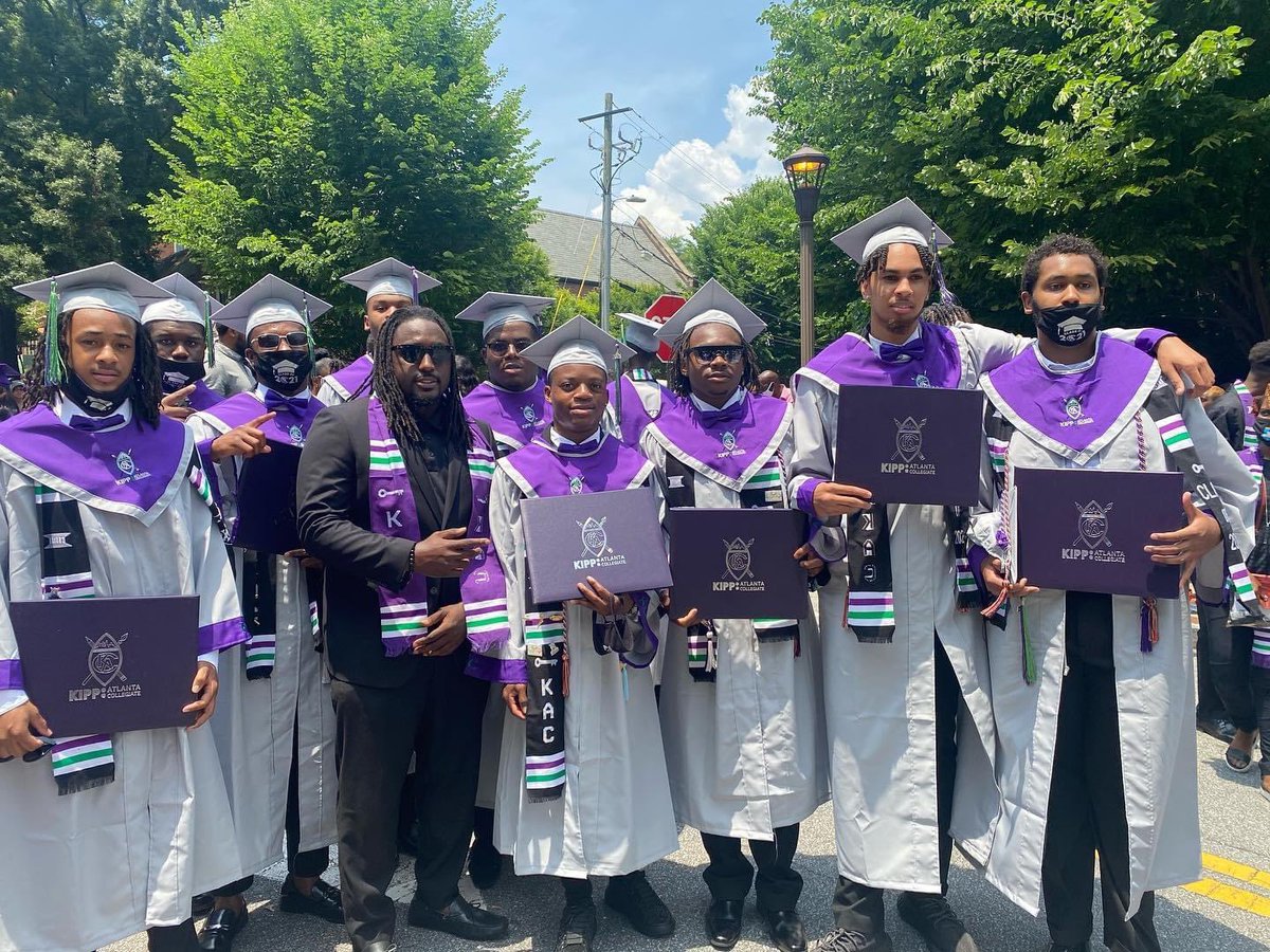 NyereBrown_AD's tweet photo. KAC Football Class of 2021🎓! Go Be Great! #FAMILY #RTI #ProtectTheTribe #DONTWINCE https://t.co/XrfS0EtLHu
