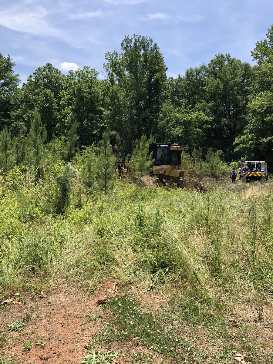 GFDTRAINING's tweet photo. Stations 15,10 with 9 personnel and SC Forestry with a Dozer working a brush fire in a cutover this afternoon. Fire was contained to approximately 1.5 acres. With temps in the mid 90’s and low humidity we will have a increase in fire danger. @gaffney2400 @GaffneyFire https://t.co/b0isS6BZM7