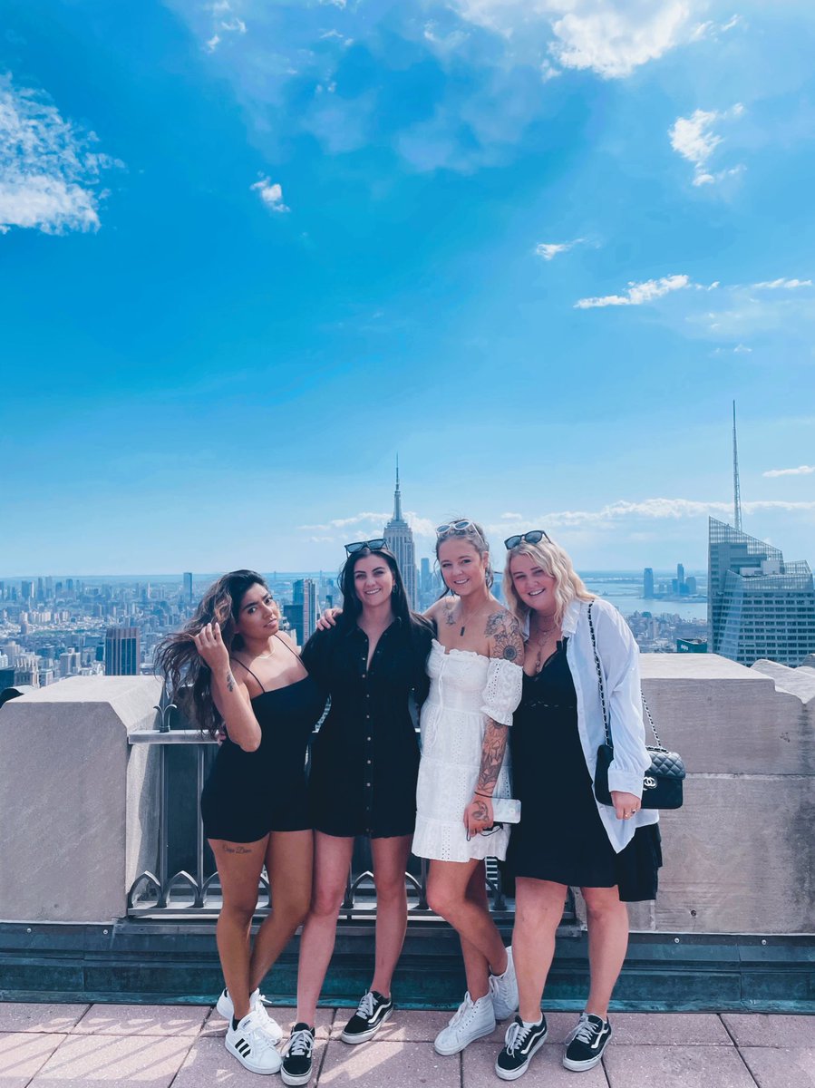 AbbeyDering's tweet photo. Oh NYC I miss ya https://t.co/pLL6hjFQ9U