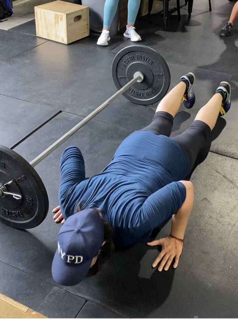 RepNicole's tweet photo. Nicole joined New York’s Finest for a memorial workout in honor of #NYPD P.O. Anastasios Tsakos @NYPDCrossFit https://t.co/yRBUGpBdg6