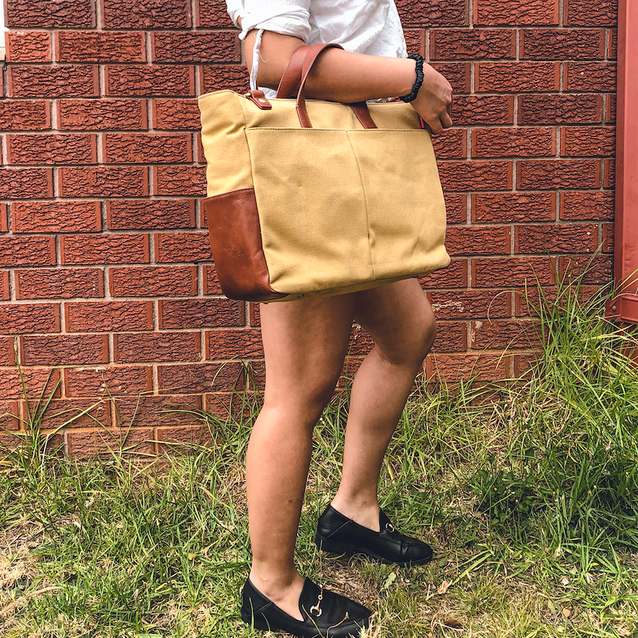toffeecases's tweet photo. ❌🛫We still might not be able to go to Tokyo 🗼 right now, but you can channel the energy through our Tokyo Work Bag 🌏 ! 

#genuineleather #handbags #macbook #macbookpro #laptopbags #toffeecases #toffee #workbag #laptopbag #waxedcanvas #fashion  #style https://t.co/D8Nv21mOSU