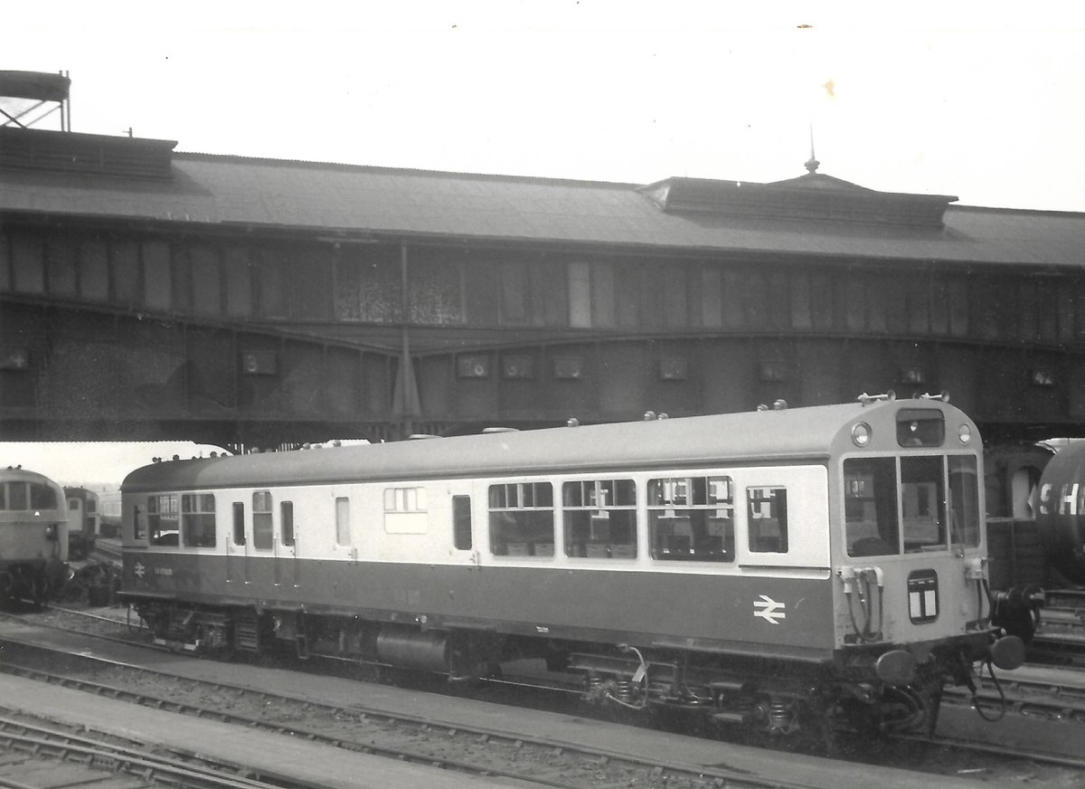 Sweet Caroline at Clapham Junction 1970 Ex Hasting line unit converted to Southern Region Inspection Saloon having been shunted out of depot by Class 71 behind <a href="/SalopianLyne/">Richard Bywater</a>