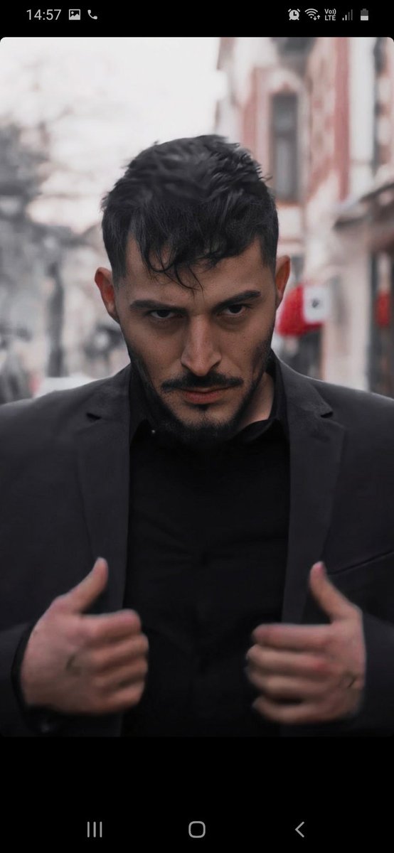 camurrs's tweet photo. Sizcede şu sahnede bi kemal eksikliği yok mu? https://t.co/TcNUkdSMIn