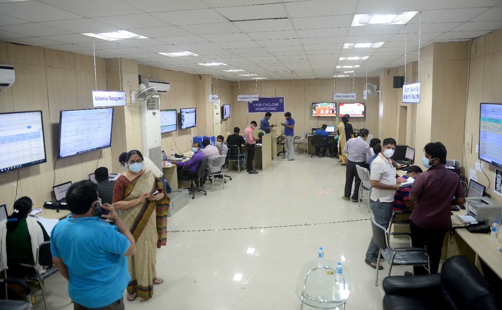 SiyadN_IAS's tweet photo. #cyclone #yaas #controlroom #wb #south24pgs
Integrated Control Room for monitoring ‘yaas’ cyclone and COVID management! https://t.co/6Uszyr5A58