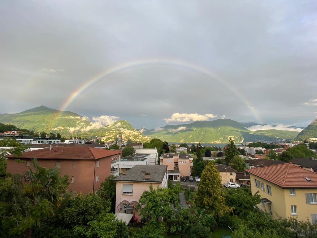 luzmgil's tweet photo. Una bella serata colorata 🌈 #Lugano #Ticino https://t.co/8LNu3lP72k