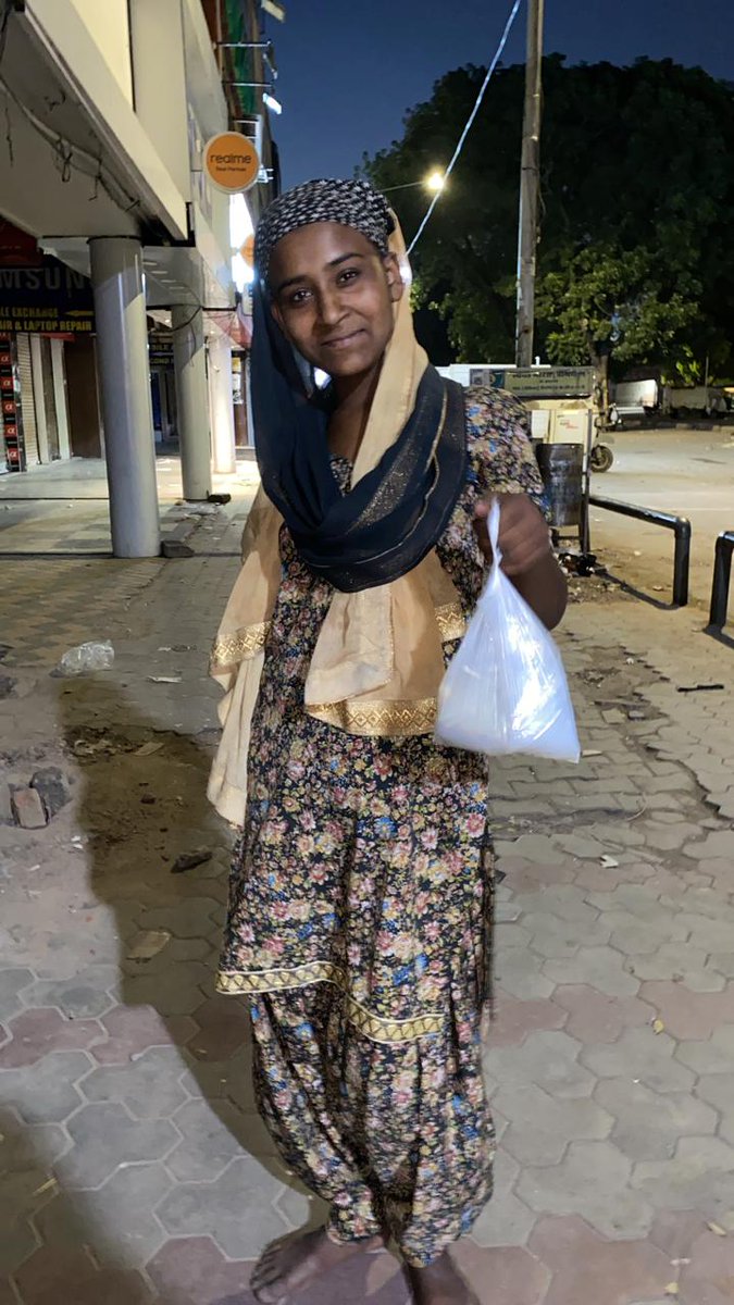 awdorg's tweet photo. #cookedfood distribution at Chandigarh under #projectration #anythingwilldo https://t.co/ZXG3VzUsAQ