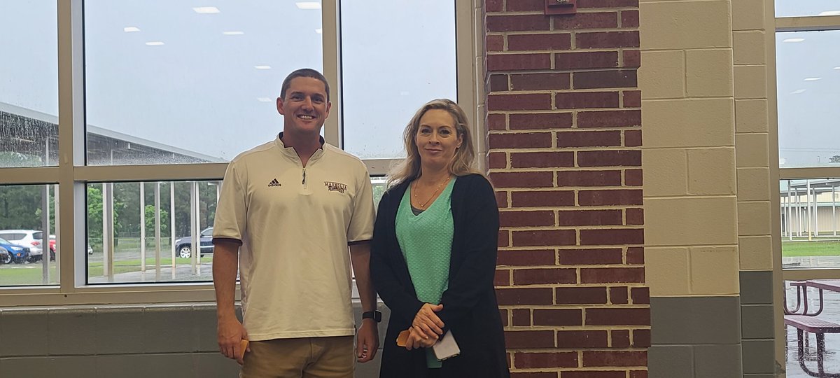 MagnoliaHighTX's tweet photo. We would like to recognize and thank these two wonderful educators for their service to the students of @MagnoliaISD. Today they received their service pins for 10 years of service. #LoveServeCare #ALLINMHS #GoDogsMHS https://t.co/5YKKqJQ2tD