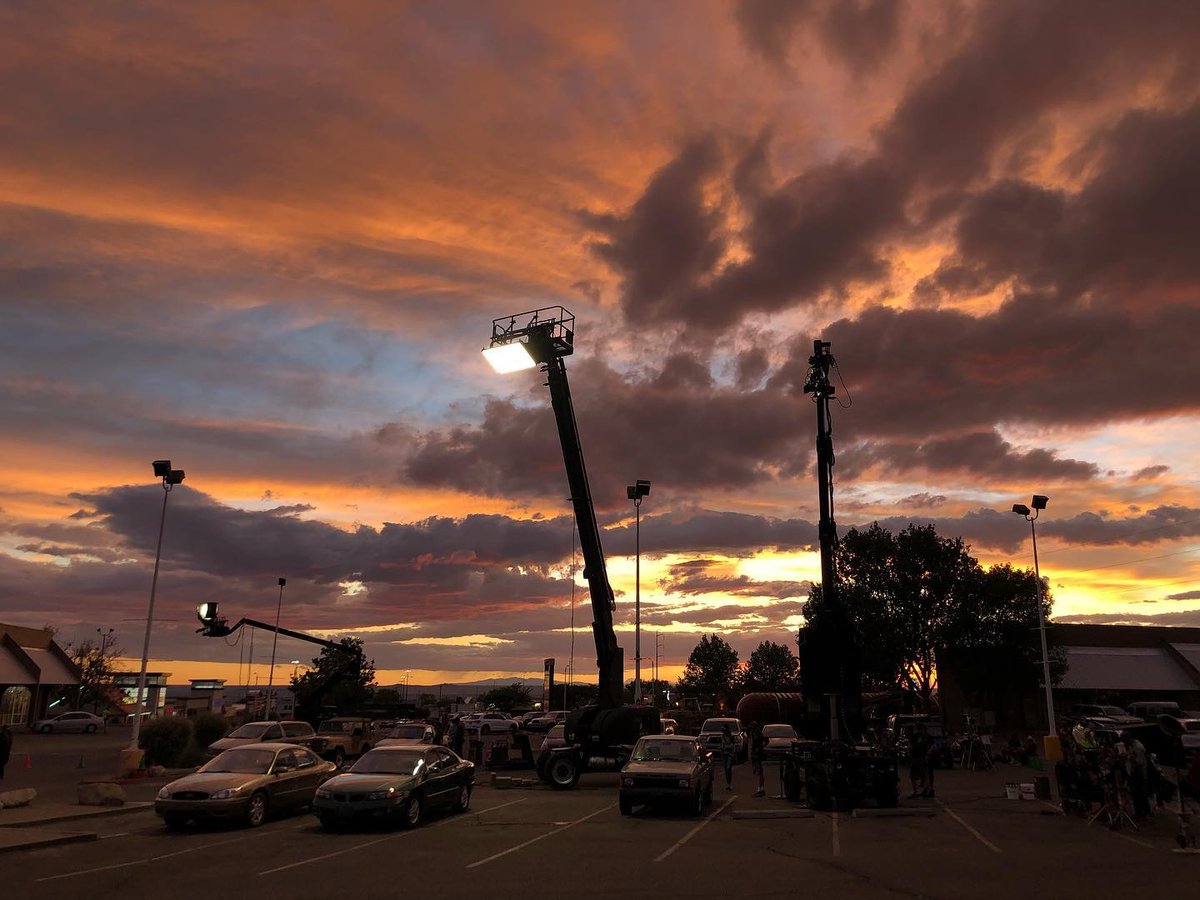Sunset Sky(panel) 

Great pic @lightscameradonuts

#sunset #arri #skypanel #s360 #supertechno #setlife #locationlighting #biglights #nightshoot #workinglate #gaffer #filmlights #gripandelectric #lightingandgrip #gafferlighting #lca #technocrane #condors #setlighting #nmfilm