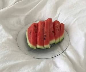 Nind ko uraO____😛
Es time watermelon khao___😋