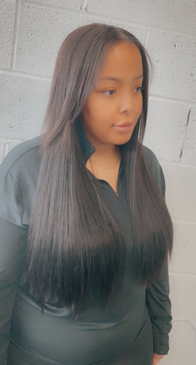 weavehairwright's tweet photo. This is a leave-out weave.
—————————
Hair: Indian Remi 22” 
Colour: 1b
Fitting: @weavehairwright 
.
.
.
.
.
.
.

#weavehairwright #Unweaveable #hairextensions #transformation #weavology #weaveculture #weave #weavehairstyle #curlyweave #hairbywhw #moblierhairdresser #salon https://t.co/nI5O2DxcMs