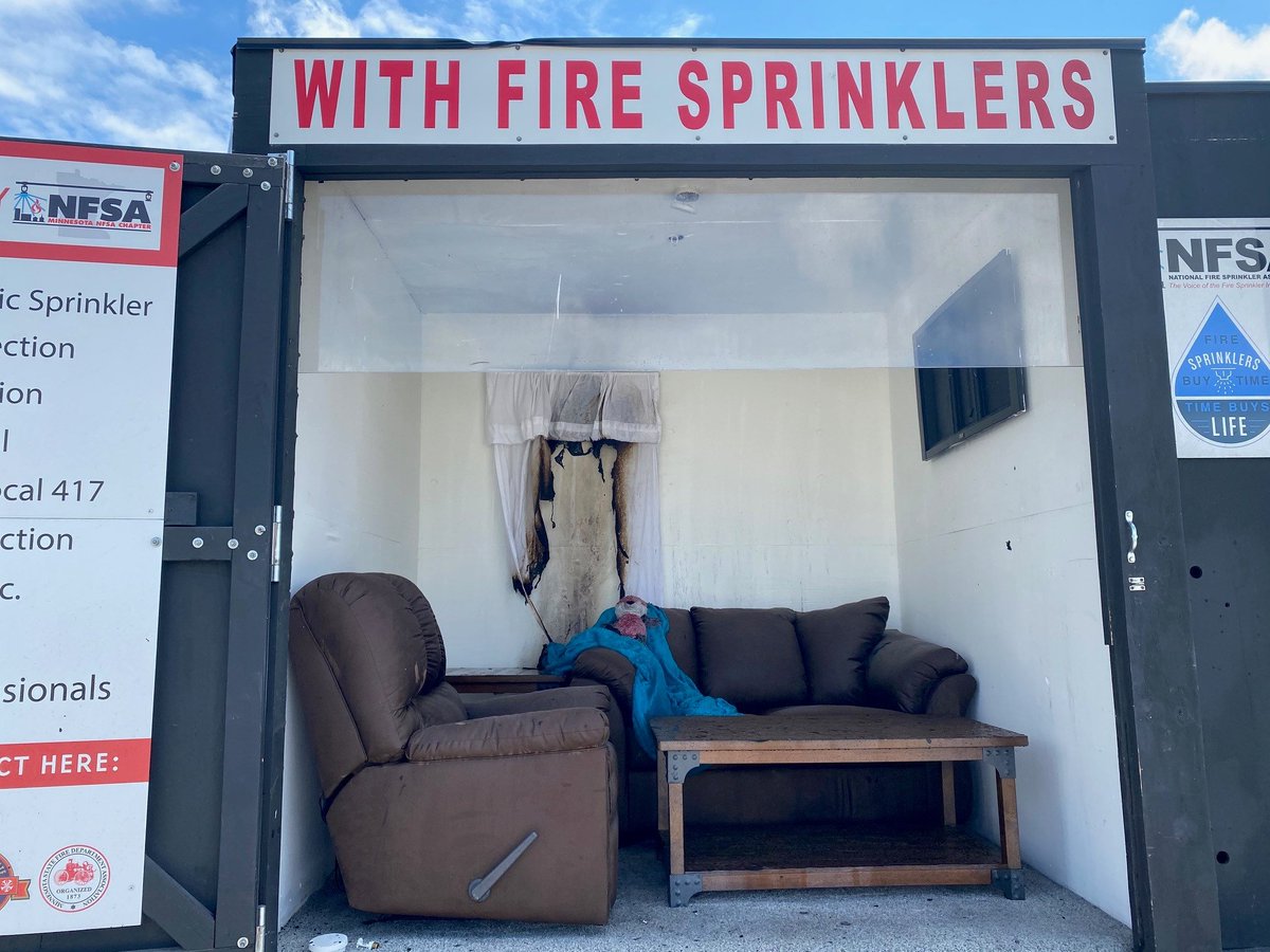 DSMFireDept's tweet photo. thanks to @WaukeeFire who hosted a residential #fireSprinkler demonstration last week provided by @NFSAorg  - easy to see for yourself -> fire sprinklers make a difference! in 19 seconds! the sprinkler activated and put out the fire - not so good on the non-sprinklered side... https://t.co/Qwkvoy5D6x