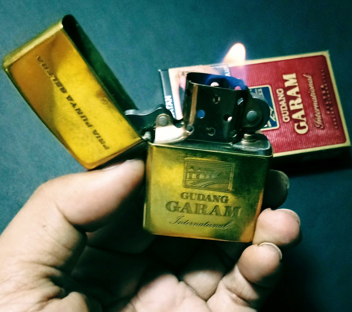 tommy1407tw's tweet photo. @KomunitasKretek Aman seirama dg yg dibakar...😁😁 https://t.co/ZfRZg6uOBm