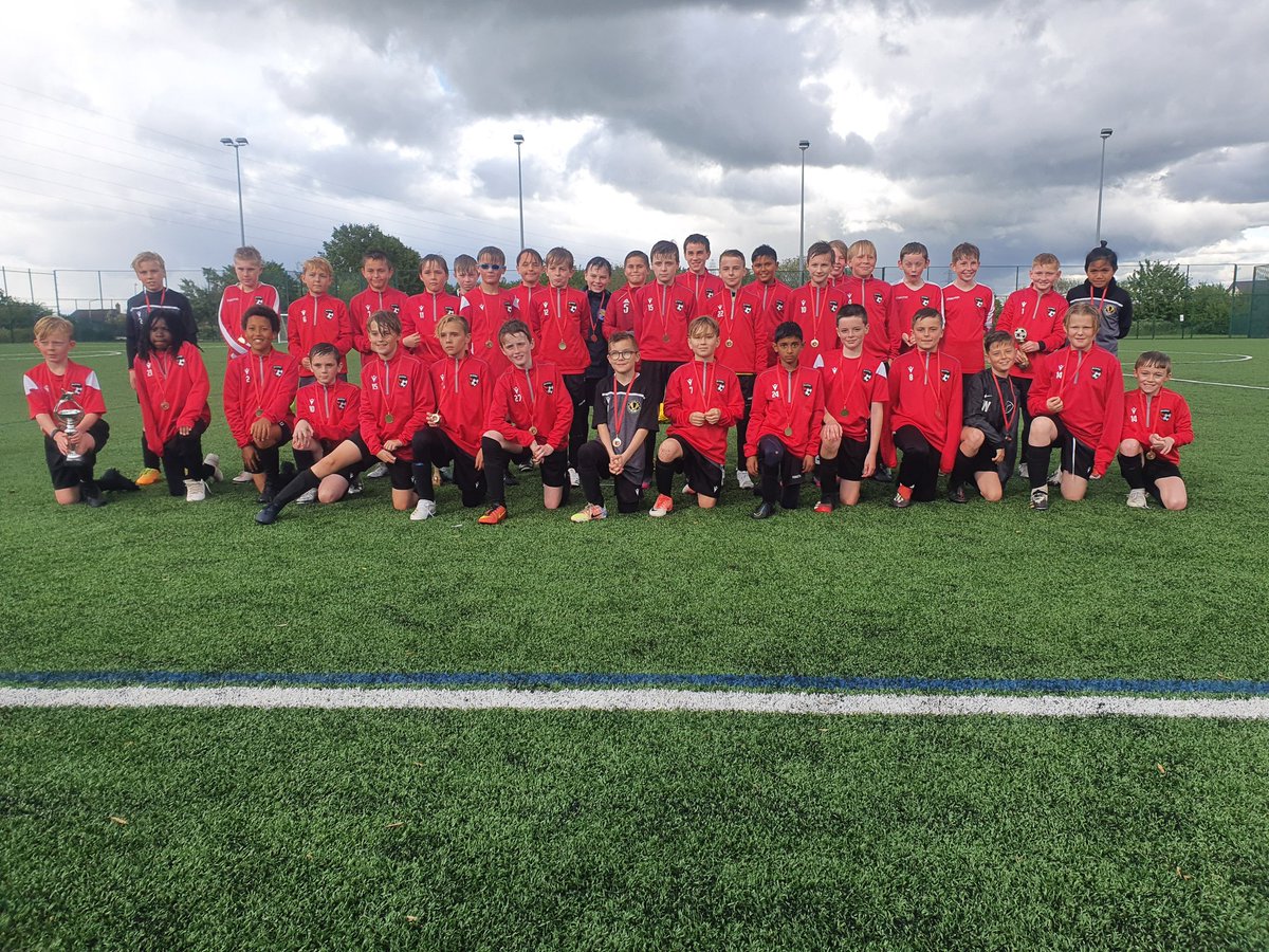 DistrictBsa's tweet photo. What an emotional evening for everyone involed at BSA. We would like to thank every player for there effort and commitment this season and good luck to those moving on to there new Secondary District, you have all been amazing. 😀😇⚽️⚽️ @kentschools_fa https://t.co/9IihDn2RUn