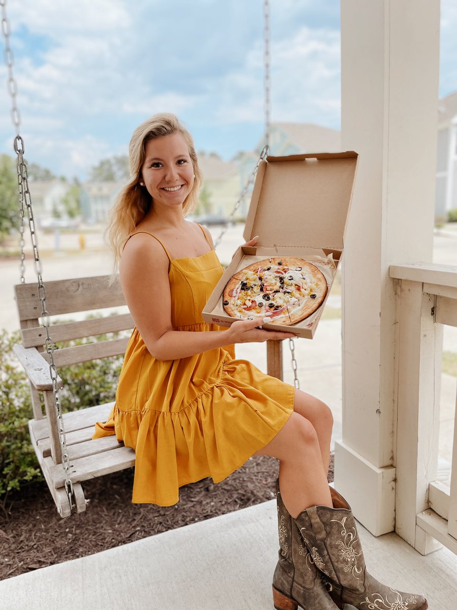 What better way to start off the week then with an Aspen Eats 🍕 The first 10 people to comment what National day it is will receive a MOD pizza delivered to your door! 
•
P.S. We are “hunting” for a certain answer😉 

#AspenLife #ChantsUp #AspenEats