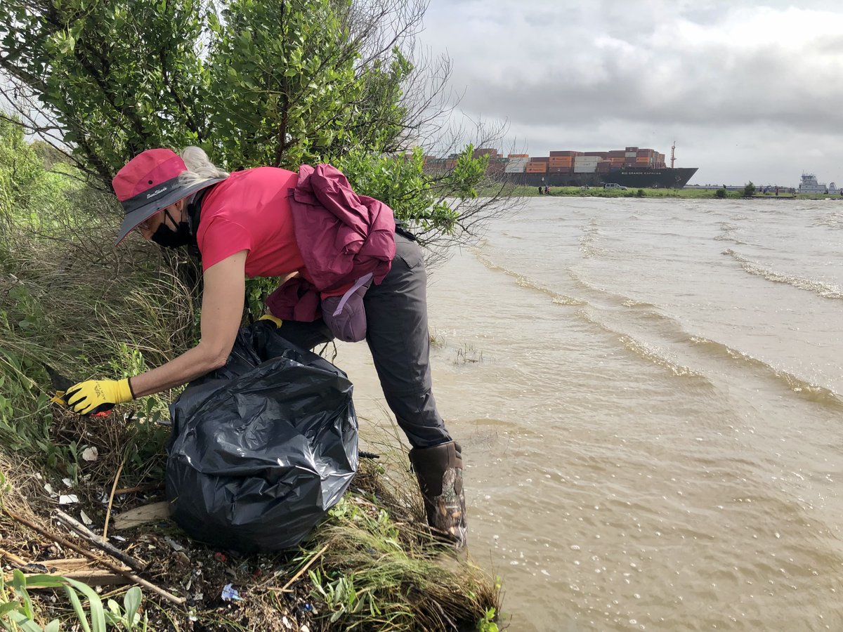 Port_Houston's tweet photo. Rain and wind didn't stop these volunteers from cleaning our shorelines this weekend. Thank you to our partners and the 25+ volunteers who took part in the #StoppingPlasticsandLitterAlongShorelines project collecting 700lbs of trash and plastics. @ABCbirds #GCBO #BlackCatGIS https://t.co/26scdXKHIa