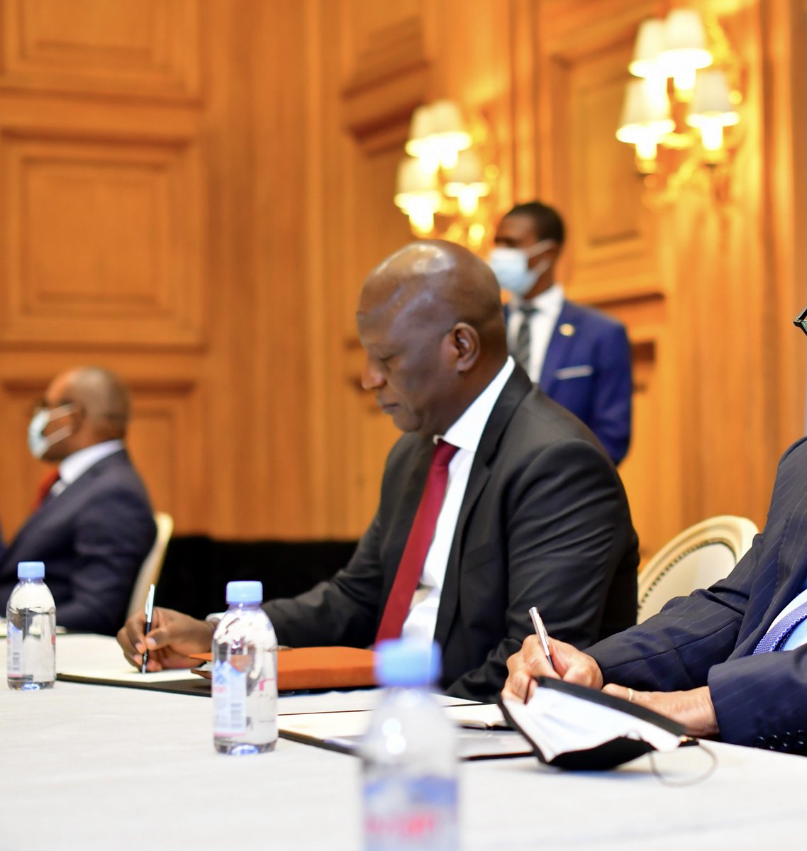 EconatRDC's tweet photo. Le Ministre de l'Économie @JMKalumba a participé au Sommet sur le Financement des économies africaines, à Paris. Une opportunité pour renforcer le plaidoyer en faveur du soutien au secteur privé, dont le dynamisme représente un facteur de croissance à long terme pour le continent https://t.co/x3ljSw20sL