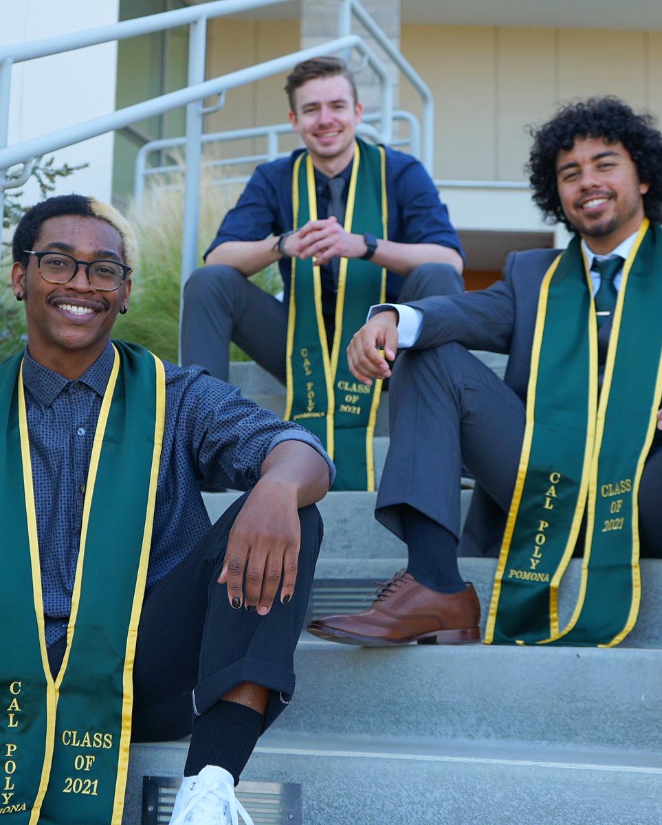 Nmtalamante's tweet photo. And with that mans has officially graduated and got his #degree in Communications - Multimedia Journalism. It’s been real #CPP but I don’t want to anymore debt #Classof2021 https://t.co/KRWOidxv05