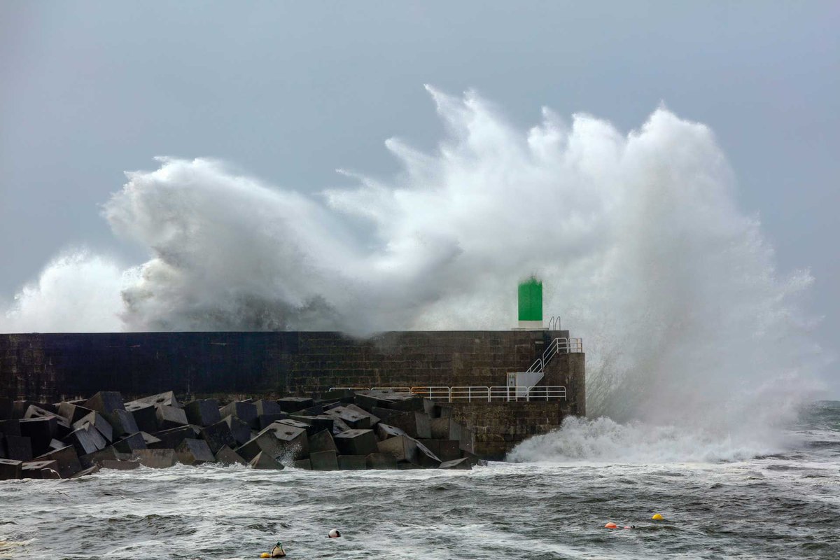 Farodevigo's tweet photo. #FarosConFARO. Hoy, la baliza del puerto de A Guarda. Más fotos de @RicardoGrobas en 👉 https://t.co/YOKB8OUtnx https://t.co/9qBlArY8b4