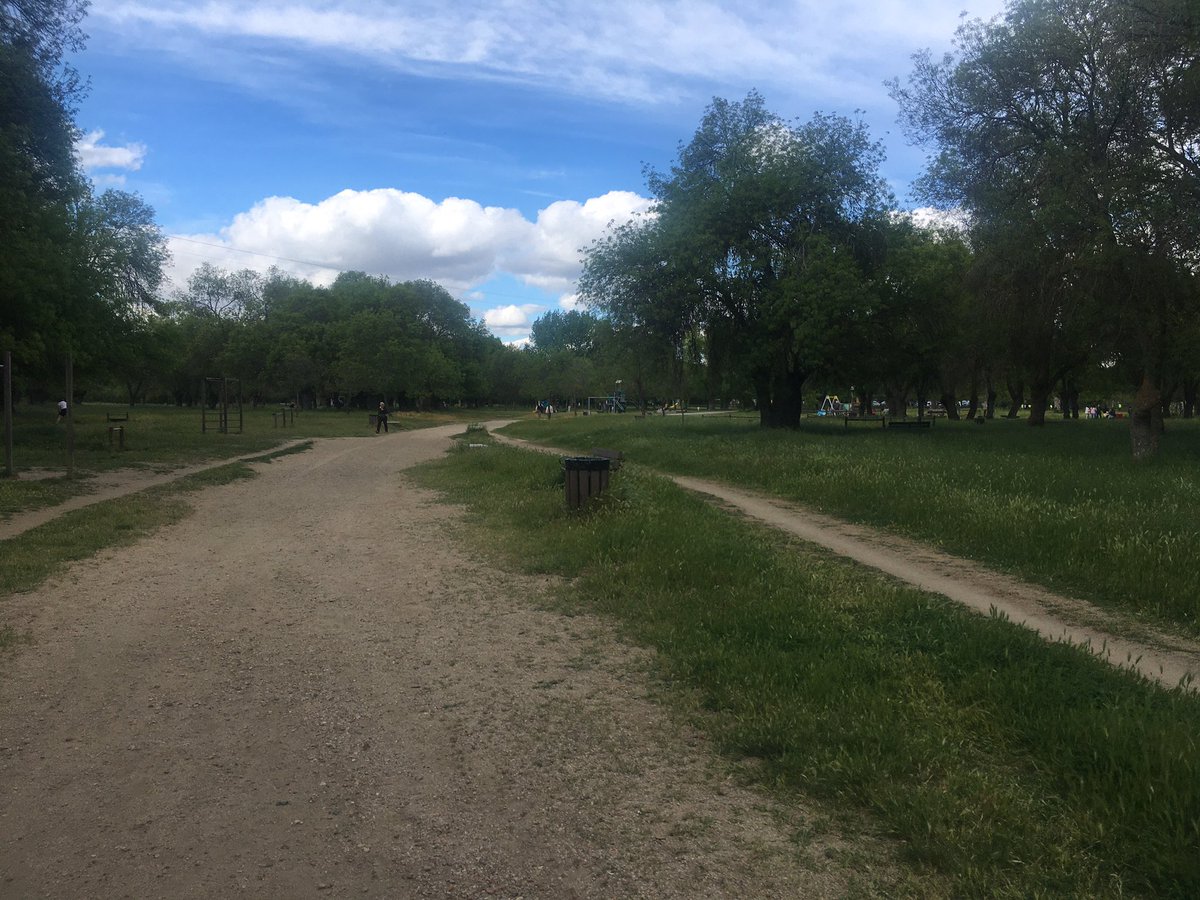 _Jesuslopezg's tweet photo. El parque de “EL SOTO” lugar entrañable para los abulenses
Muchas generaciones hemos disfrutamos todo el año de este parque, aunque en primavera, se muestra espectacular. Que pena que no esté bien cuidado!!!! Necesitaría una buena siega!!!! #Ayuntavila https://t.co/N2NBKK12tl