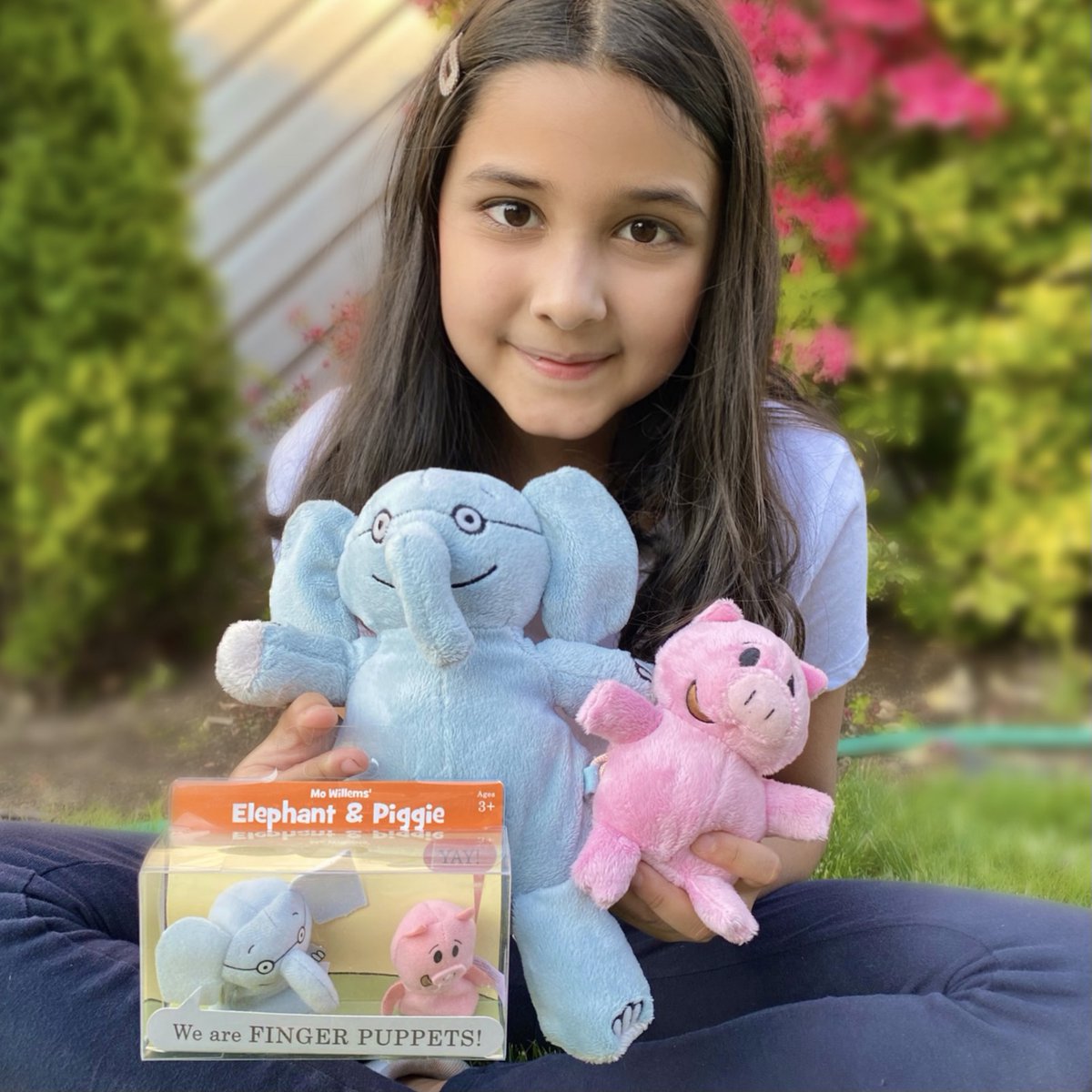 FirstBook's tweet photo. Our final #MonthofMo Giveaway is now LIVE!
Visit our Instagram for a chance to win these cute plushies and finger puppet set from @IloveYOTTOYs โก๏ธ https://t.co/fXewjB4HBh. @The_Pigeon https://t.co/39zDyChhHX