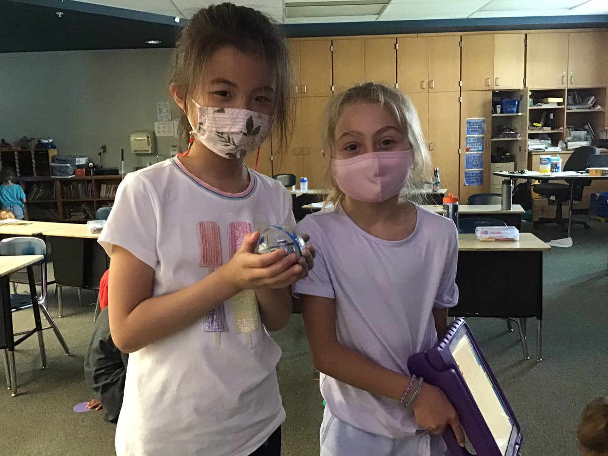 frazer_class's tweet photo. Drawing 2D shapes with @SpheroEdu !!! Another day thinking differently at @Geistgators https://t.co/kwXYoDVcup