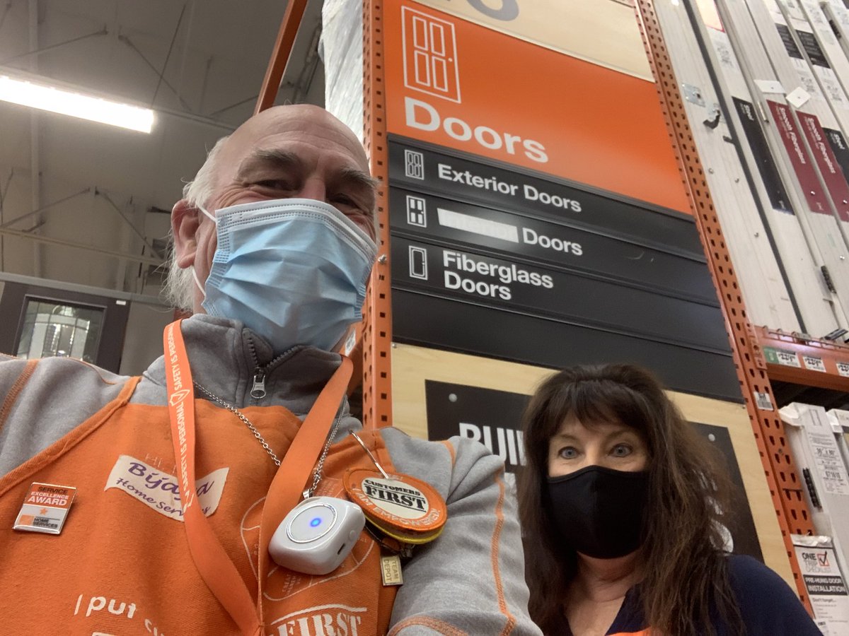 Services Saturday in D-51 and D-116. Team Sacramento out in full force at stores. @alisson_de_lima @THDjulia @THD_Jason @THD_SteveMitch @destinykinghd