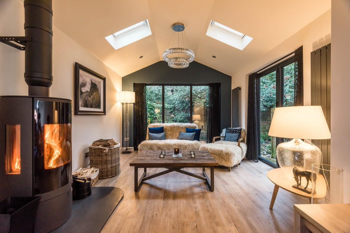 ClavesEstates's tweet photo. How cosy is this room?! 😊🔥 With beautiful interior design throughout, this 3 bedroom stone property in Bradshaw makes a perfect home to move in, unpack and enjoy. For more images and information visit https://t.co/VBUktDKMg0 

#clavesestates #forsale #bolton #ukproperty https://t.co/9psqXnziLW