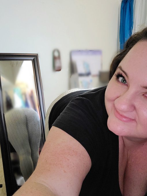 Ooo lordy! I love these leggings! Thanks so much Matt for my bday gifts! I got 3 colors! #leggings https://t<a href="/tag/leggings"class="tags"><span>#leggings</span></a>