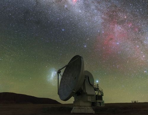 UnivMagicoPlus's tweet photo. #UMPlus - Watching the Universe
https://t.co/5RkOxWms1r
This image, taken by Czech astronomer Petr Horálek, appears to show a lone antenna looking up at the sky, but in reality this antenna is far from alone. It is part of the Atacama Large Millimeter / submillimeter Array or.... https://t.co/miUDNMwqk7
