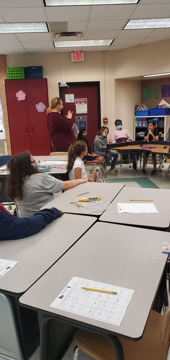 drcrazbugs's tweet photo. We completed the 3rd round of our Invasion Science K-12 unit with a trivia-style Quiz Bowl! This group was 3rd graders! We had an absolute blast, and we're happy to keep teaching the world how to prevent invasions. #onelessonatatime
@c_minteer @UFIFAS_IRREC @UFEntomology #ufbugs https://t.co/TbNCeo5knw