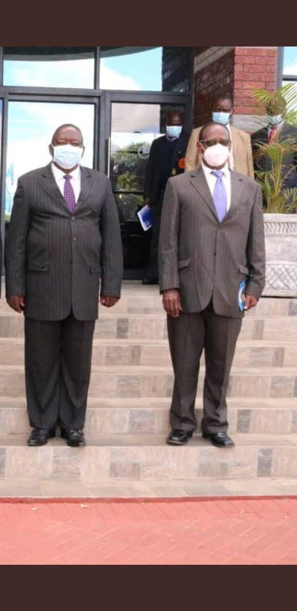 Mamwe malawyer gara watongoramba, unovharirwa rakacheka nyika