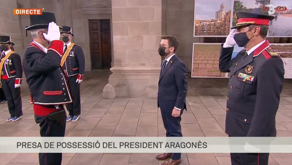 Pero voy a poner el pero (claro está): 

El día que un president/a de la Generalitat Catalunya tome posesión con espardenyes, no puedo vaticinar que logremos la independencia, 
pero sí que nos quitaremos muchos complejos  #powerdressing #loveespardenya