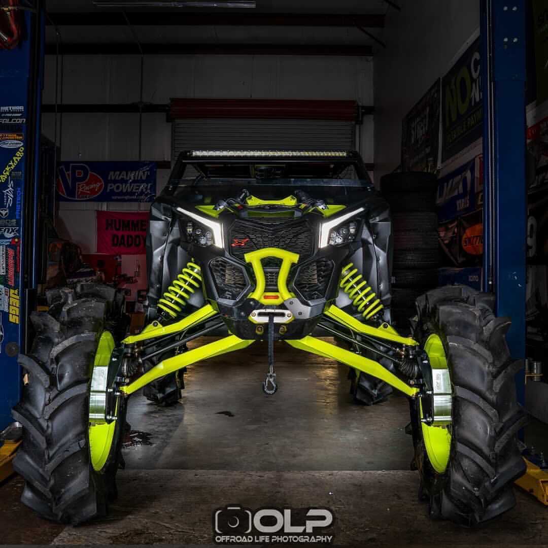 superatvtweet's tweet photo. One beautiful @CanAm #MaverickX3 from @shon845 with the #SATV 6” #DualIdler #GDP Portal Gear Lift kit! 💪😍⚙️ #GearDrivenPerformance 📸: @offroadlifephotography 
#superatv #newportals #satvnation #canam #canammaverickx3 #x3 #mudding #4wheeling #4x4 #gdpportals #satvportals https://t.co/jIF2wCveTN