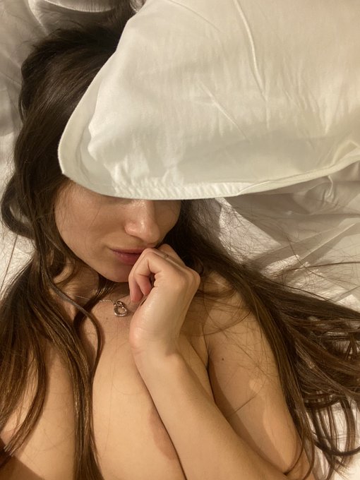 Guess who is bored💋 02:54 Text me something funny 🙃 https://t.co/WEwEjBiify<a href="/tag/travel"class="tags"><span>#travel</span></a><a href="/tag/germany"class="tags"><span>#germany</span></a><a href="/tag/europe"class="tags"><span>#europe</span></a><a href="/tag/artist"class="tags"><span>#artist</span></a><a href="/tag/topmodel"class="tags"><span>#topmodel</span></a><a href="/tag/sexybabe"class="tags"><span>#sexybabe</span></a>