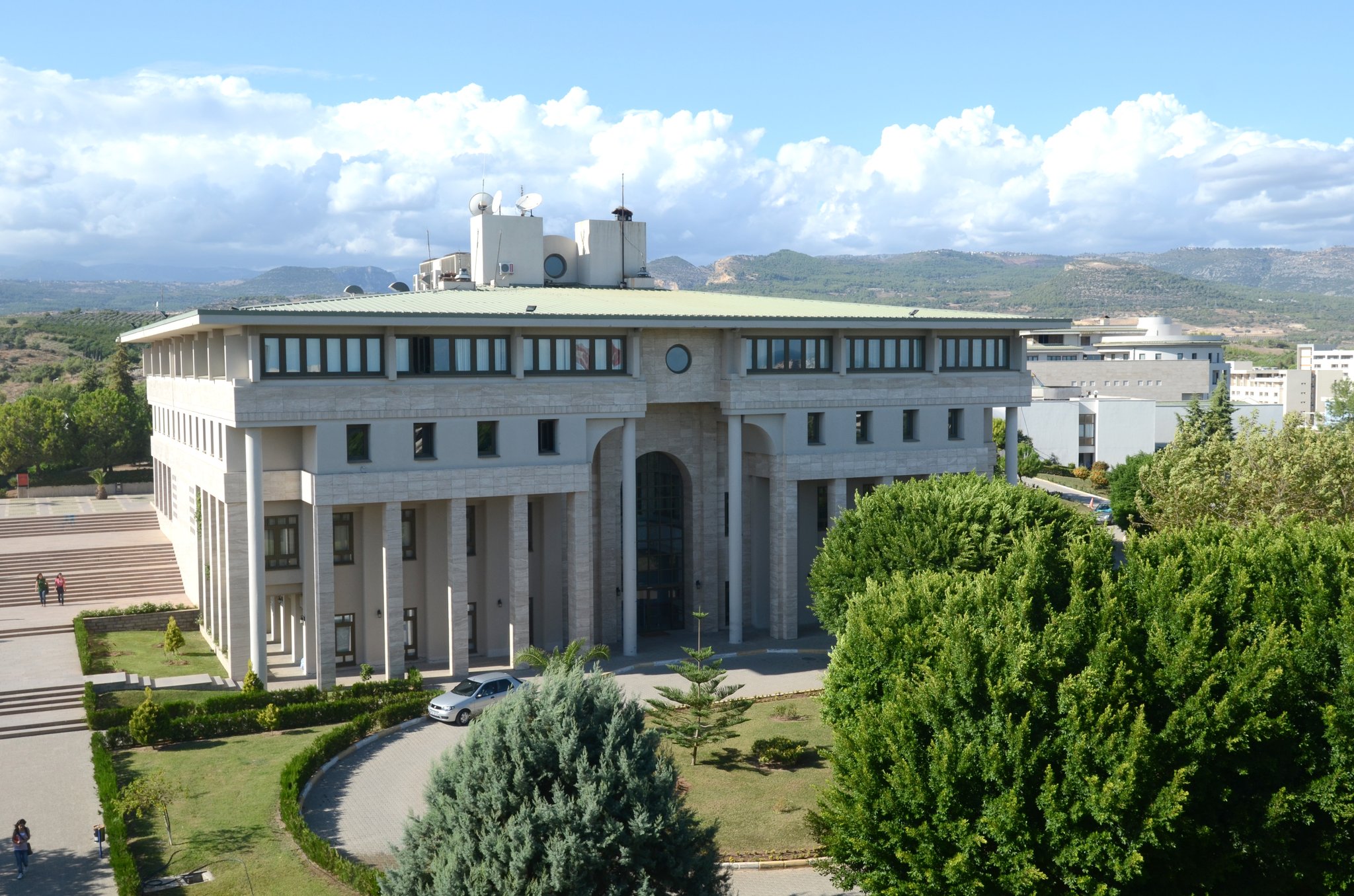 universite inceleme on twitter mersin universitesi ogrenci sayisi 38 356 kategori altin oncelikle mersin universitesinin konumu kolaylikla ulasilabilirdir ogrencilere besyo bolumu haric belirli ucretle dusuk kullanilan havuz mevcut besyo