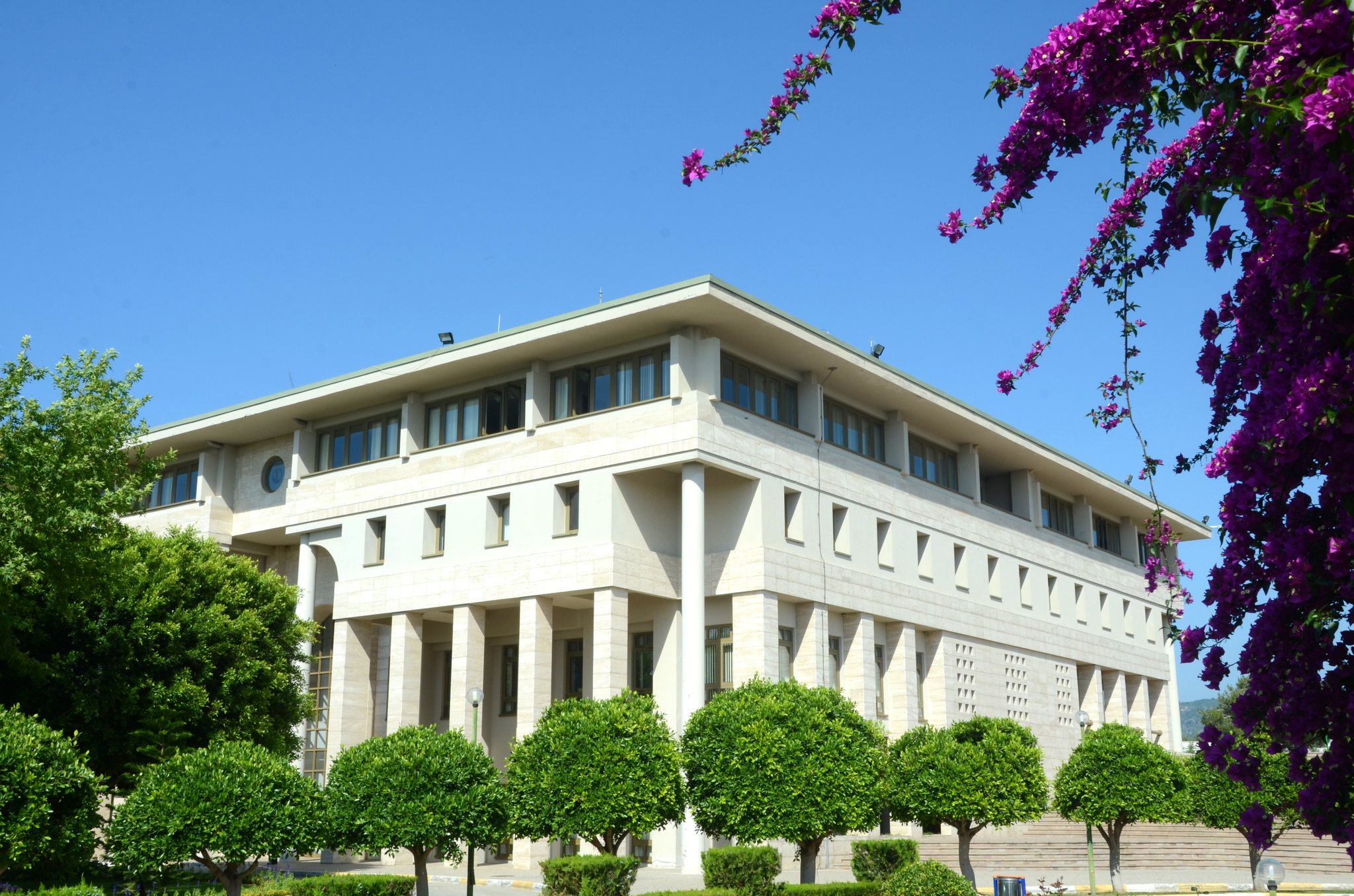 universite inceleme on twitter mersin universitesi ogrenci sayisi 38 356 kategori altin oncelikle mersin universitesinin konumu kolaylikla ulasilabilirdir ogrencilere besyo bolumu haric belirli ucretle dusuk kullanilan havuz mevcut besyo