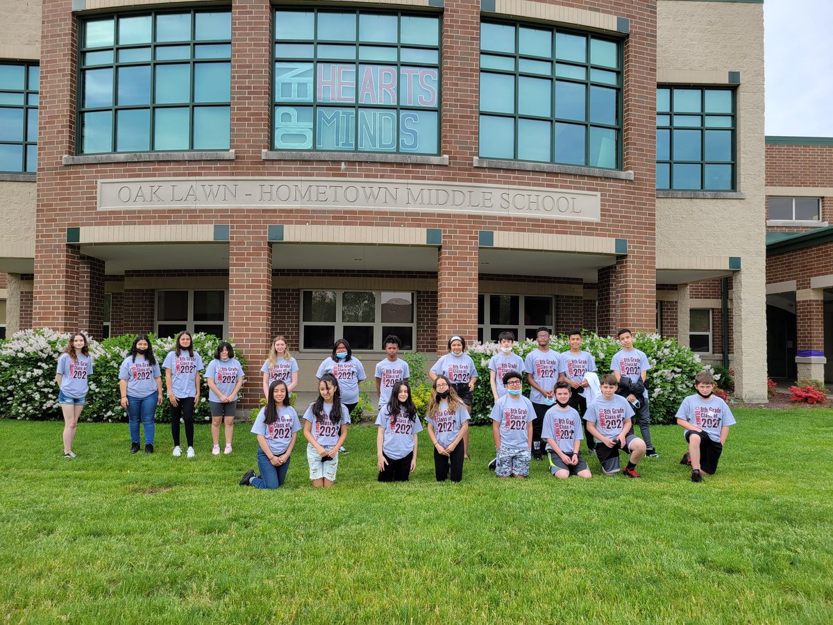MrsVStavrou's tweet photo. Class of 2021 #d123 #olhms https://t.co/R29yJH6H07