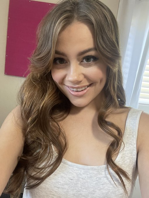 Today&rsquo;s look for set 💋 https://t.co/YjUBbRXvtp