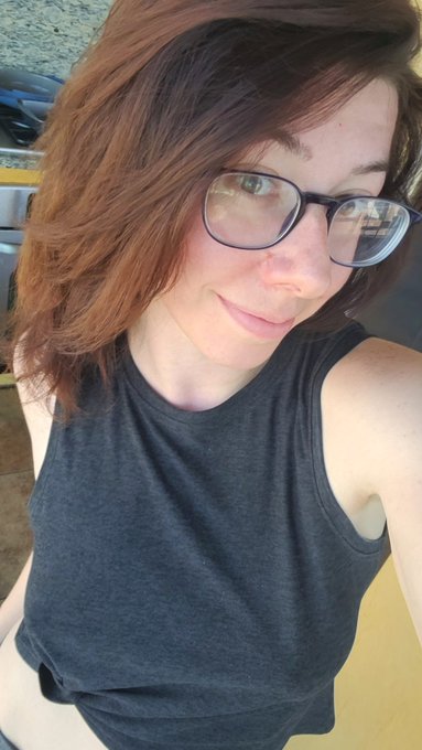 That pesky red hair is coming through again  LOL https://t.co/2Q0toYvWar<a href="/tag/redheadgirl"class="tags"><span>#redheadgirl</span></a><a href="/tag/redhairdontcare"class="tags"><span>#redhairdontcare</span></a><a href="/tag/redheadshavemorefun"class="tags"><span>#redheadshavemorefun</span></a>