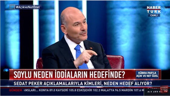 ahisoma's tweet photo. S.Soylu: 
Sedat Peker Gürsel Tekin hakkında da bazı tweetler attı.

İsmail Saymaz:
Gürsel Tekin o tweetleri yalanladı ama.

Eeee yalanlayınca iş tamam olacaksa ne diye uğraşıyorsunuz?
#SoyluyaSoruyorum https://t.co/LM4pdzPFKQ