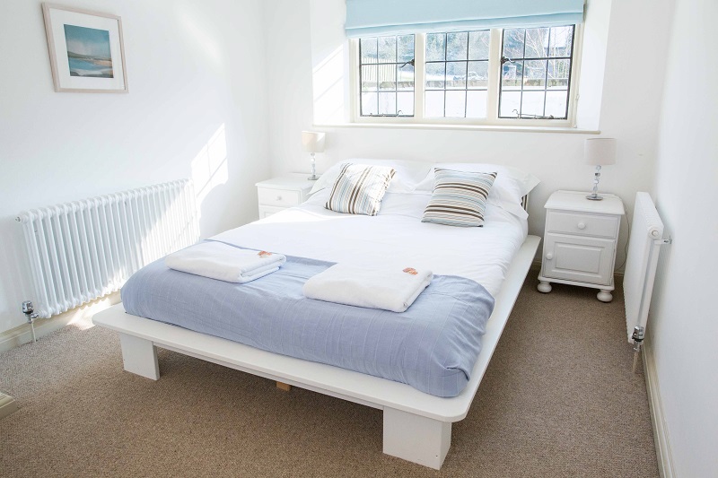 *Book in for Summer* Liberty has just become available!

Friday 9th July to Friday 16th July.
3 Nights, £650
7 Nights, £1,080

pickwellmanor.co.uk/liberty/