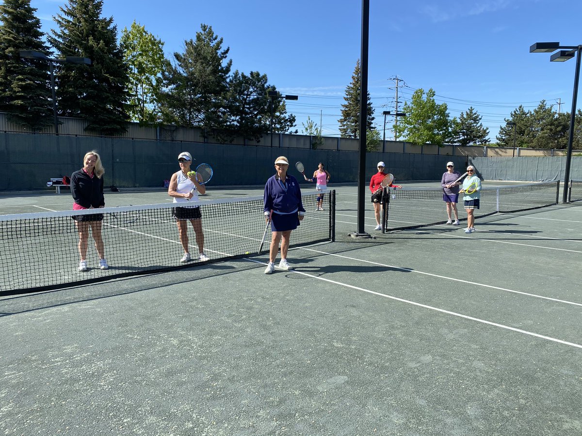 Mississauguagcc's tweet photo. It’s the perfect weekend for socially distanced tennis!! #tennisisback #sociallydistanced #outdoorfun https://t.co/ymqxExVU2f