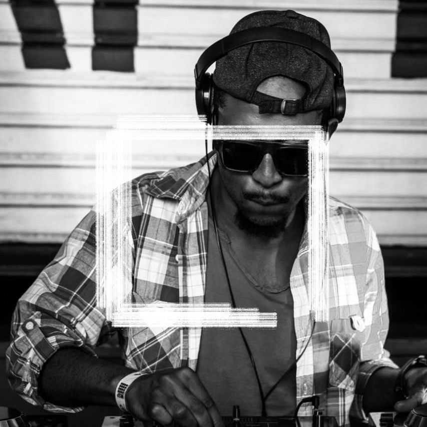 salaestimulante's tweet photo. For the thirty-fifth one on our Weekly Estímulos Podcasts, we present to you our Guest DJ from Jane Furse - Mamakoko Ashley who is mainly known as Ashley Cdeep.
#MellowAuras #Nostalgic #Deep #Groovy
Tune In:
https://t.co/wlIGRmcid7 https://t.co/3HewqYcbYl