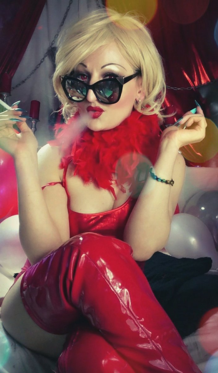 FetishNina's tweet photo. #RedCarpet #party weekend is over :) That is a pity though cuz i really enjoyed it :)
https://t.co/AbGPTzArk2
#Fetish #smokingqueen #smokingmodel #SmokingFetish #glam #LadyInRed #reddressday #LifeInred #RedMini #Feathers #BalloonFetish #LoonerGirl #BSDM #dominatrix #Blondie https://t.co/74TE8I3F2E