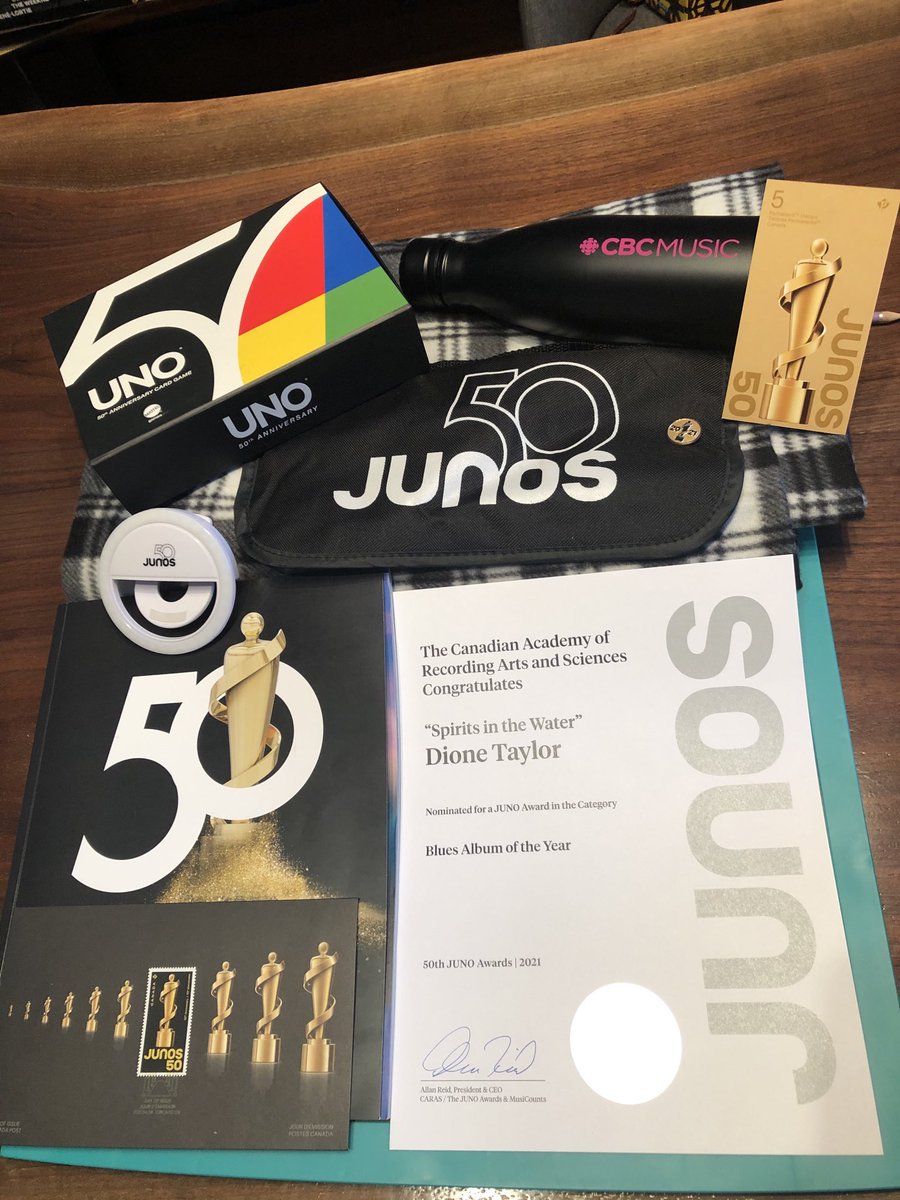 thedionetaylor's tweet photo. Nice swag courtesy of @TheJUNOAwards! Two weeks away... 🤞🏾🇨🇦🎶

#prairieblues
#Spiritsinthewater
#dionetaylor https://t.co/dSdwExQT1y