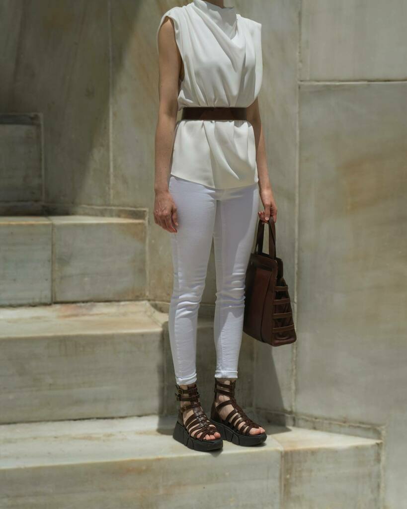 thecutproject's tweet photo. N E O C L A S S I C I S M
•Luxury Made In The Neighborhood•
®️ETRURIA WALNUT®️
https://t.co/nVbmHGlLdf
.
#sustainablefashion #ethicalbrand #thecutproject #thecutprojectshoes #sandals #womensneakers #womenshoes #ankleboots #luxuryshoes #leathersandals #… https://t.co/tBdzyHSsnW https://t.co/anVw8Poukf