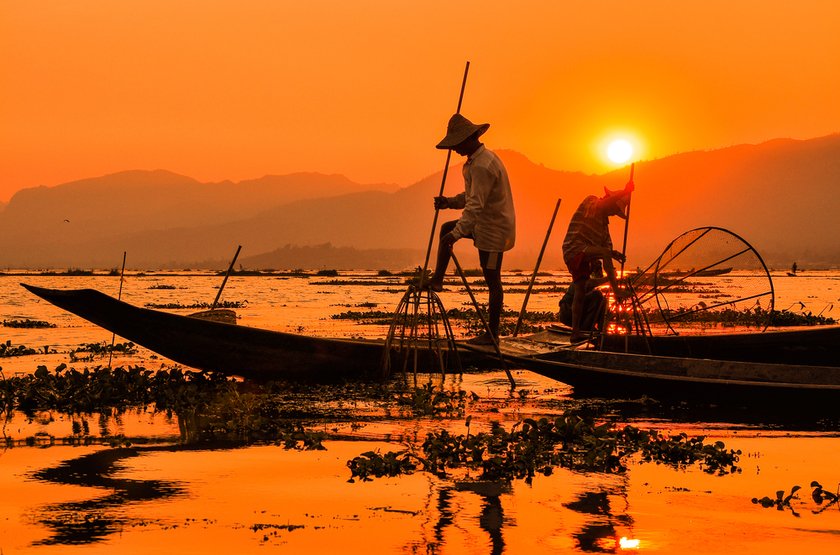 Magical sunset over Lake Inle. Burma  🇲🇲❤️