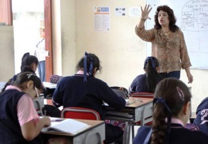 chavez_wu's tweet photo. #HeJ #Perú El Congreso aprobó después de 3 años incrementar de un 14% a 100% la Compensación de Tiempo de Servicios (CTS) que reciben los profesores nombrados de la Ley de Reforma Magisterial al momento de su cese o jubilación.

Artículo completo en https://t.co/2cCxebEo5d https://t.co/gg8pp3DWD5