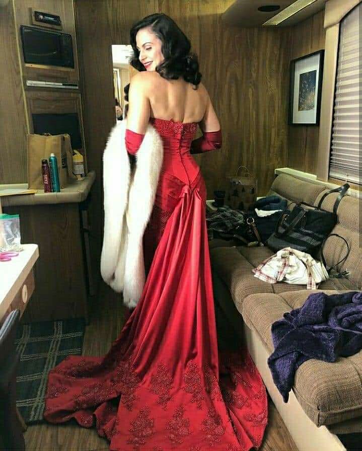 SeanaReal's tweet photo. Lana Maria Parrilla fai di noi ciò che vuoi 😍 🔥❤ https://t.co/5DBBR57tfM