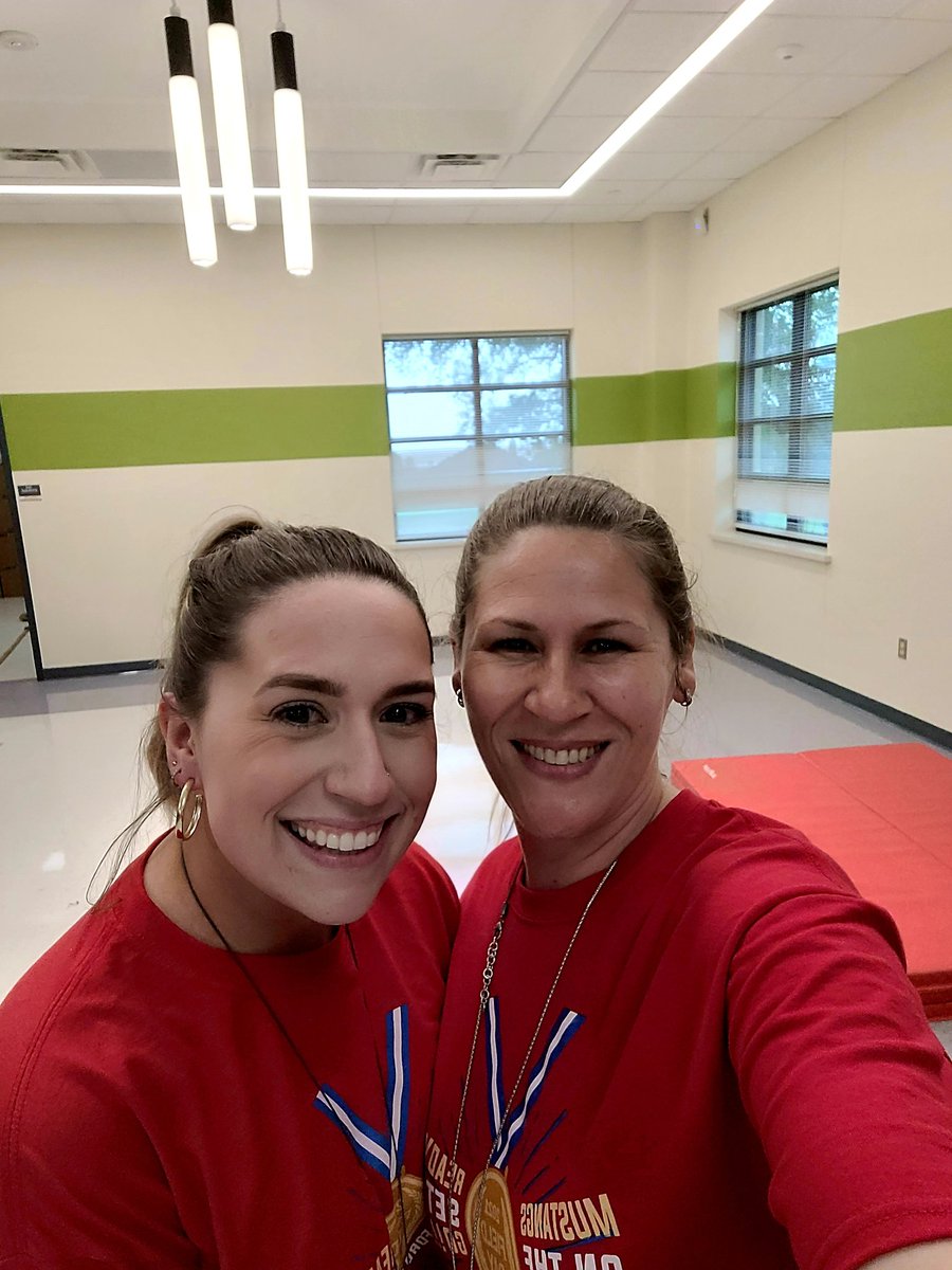 MrsLaneAtFord's tweet photo. Friends. Until tug-of-war 🤣
Congrats @TheMrsWilkinson on your team's victory today! We'll meet again next year... #ohmystars @ElementaryFord @GeorgetownISD https://t.co/RP2c1lAnAb